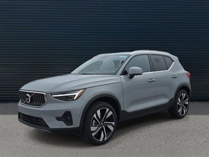 Used 2025 Volvo XC40 B5 Plus w/ Climate Package