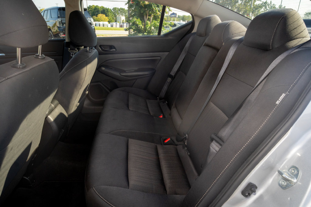 Used 2024 Nissan Altima 2.5 SV FWD image 16