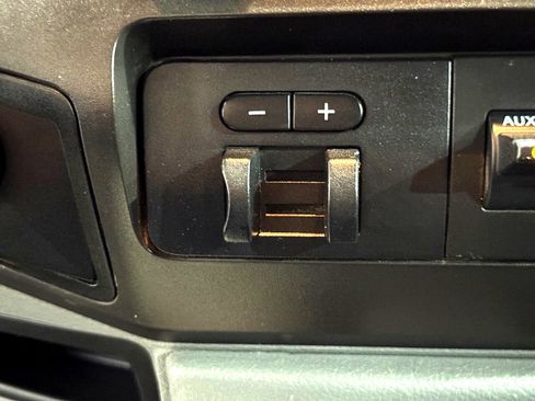 Used 2016 Ford F550 2WD Crew Cab Super Duty image 26