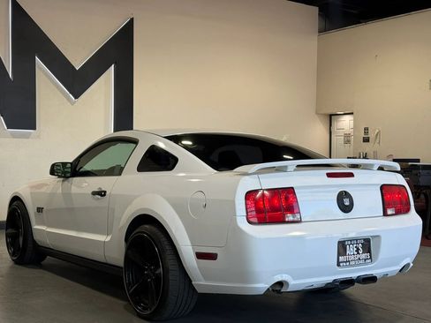 Used 2005 Ford Mustang GT RWD image 7