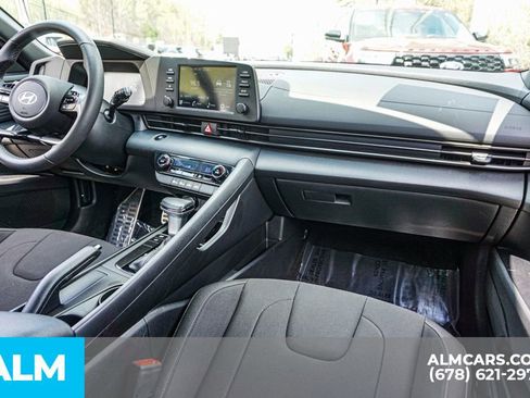 Used 2025 Hyundai Elantra Sport image 24
