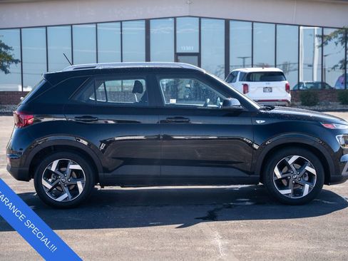 Used 2024 Hyundai Venue SEL image 8