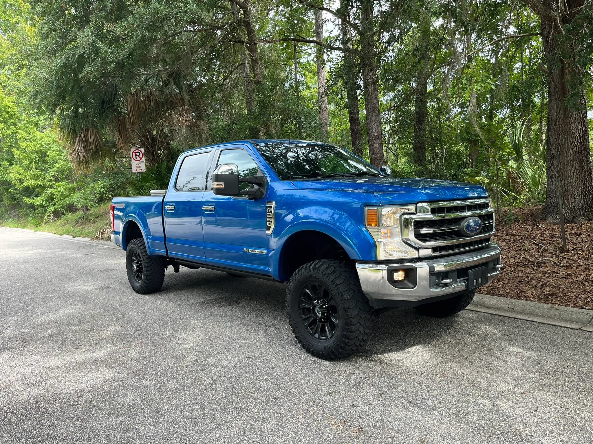 Used 2021 Ford F250 Lariat w/ Tremor Off-Road Package AWD/4WD image 2