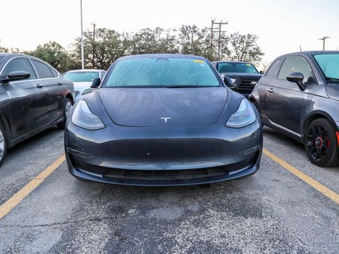 Used 2023 Tesla Model 3 Performance image 4