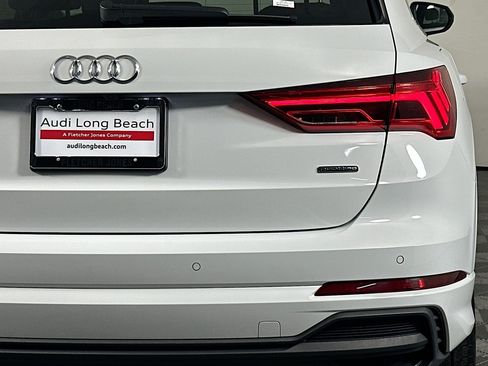 Used 2023 Audi Q3 2.0T Premium w/ Convenience Package AWD/4WD image 16