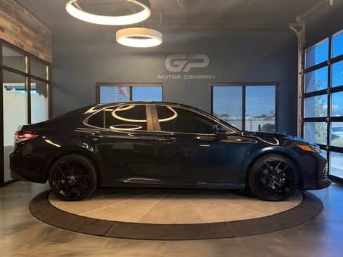 Used 2019 Toyota Camry LE FWD image 2