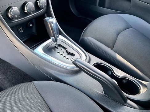 Used 2013 Dodge Avenger SXT w/ Rallye Appearance Group image 15