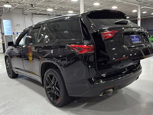Used 2022 Chevrolet Traverse Premier w/ Redline Edition image 8