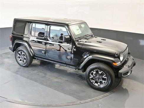 New 2025 Jeep Wrangler Sahara image 32