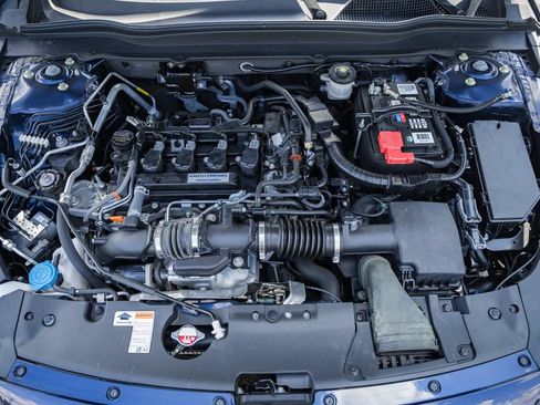 Used 2018 Honda Accord Touring image 19