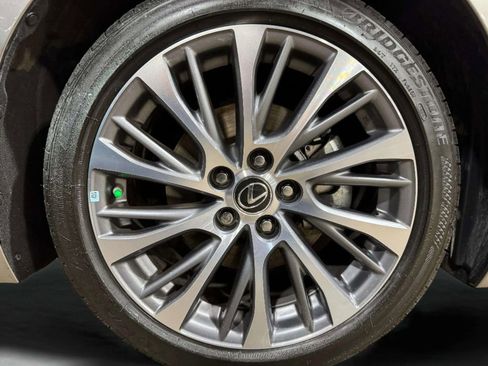 Used 2021 Lexus ES 300h w/ Premium Package FWD image 34