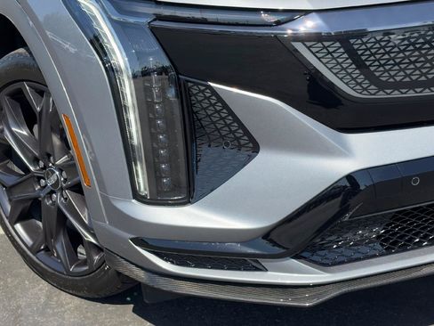 New 2026 Cadillac Optiq V AWD/4WD image 12