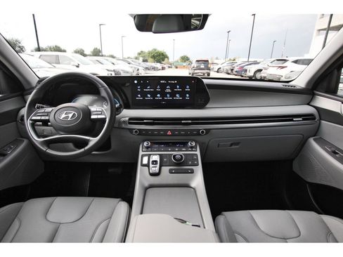 Certified 2025 Hyundai Palisade SEL FWD image 11