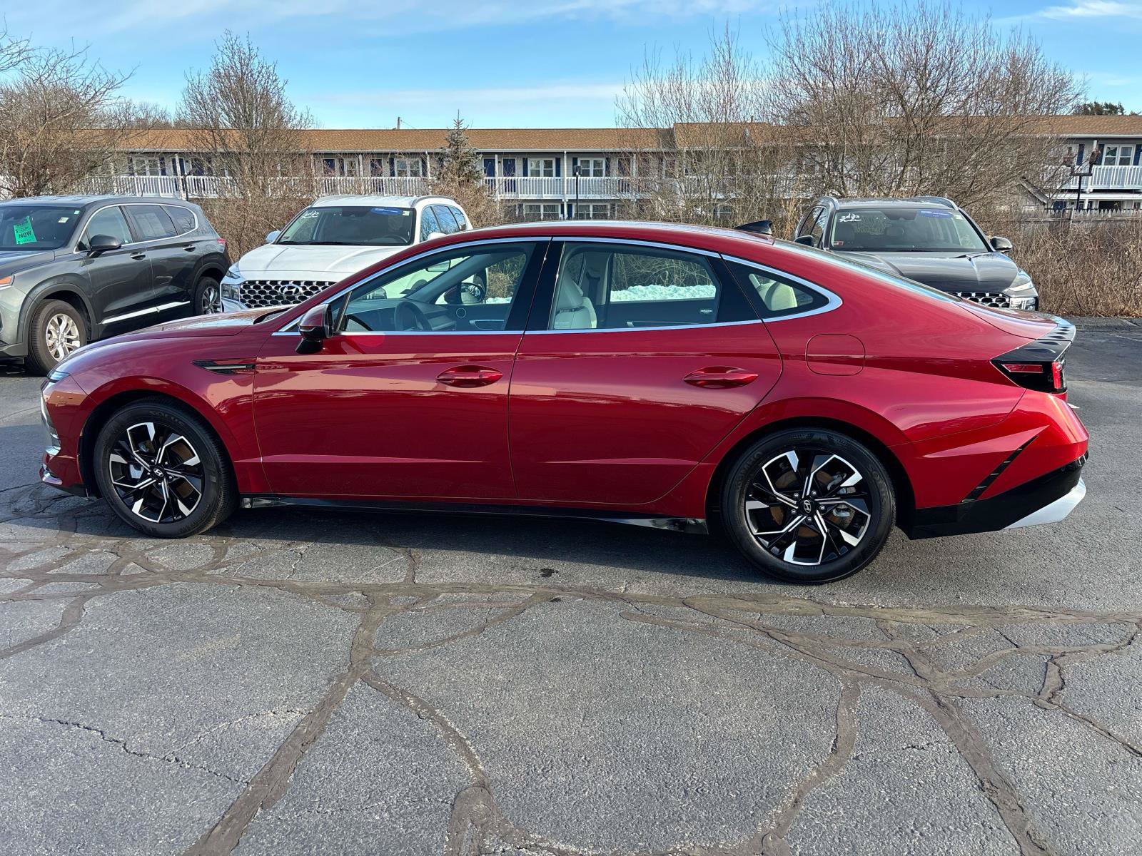 Used 2025 Hyundai Sonata SEL AWD/4WD image 2