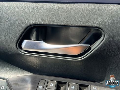 Used 2025 Nissan Kicks SR w/ SR Premium Package FWD image 15