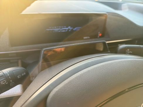 Used 2025 Ford Mustang Mach-E Premium image 18