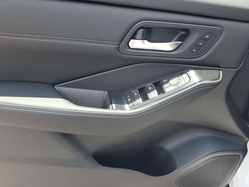 New 2025 Nissan Rogue SL w/ SL Premium Package image 12