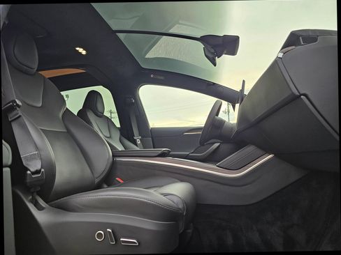 Used 2023 Tesla Model X AWD/4WD image 31