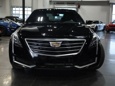 Used 2018 Cadillac CT6 Luxury image 2