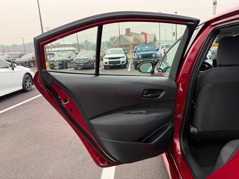 Used 2025 Toyota Corolla LE FWD image 8