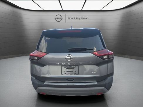 Used 2021 Nissan Rogue SV w/ Premium Package FWD image 5