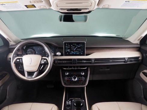 Used 2020 Lincoln Corsair Reserve w/ Equipment Group 201A image 3