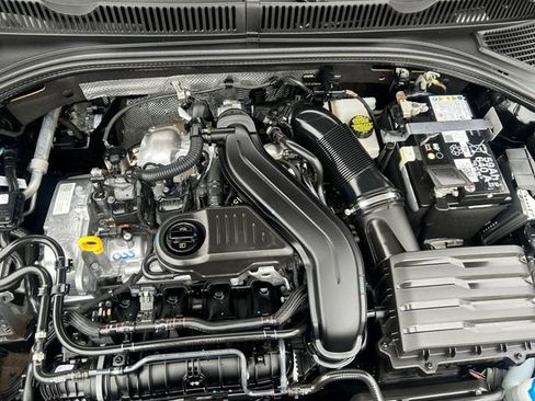 Used 2025 Volkswagen Jetta SE image 16