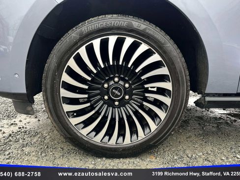 Used 2020 Lincoln Navigator L Black Label w/ Cargo Convenience Package AWD/4WD image 10