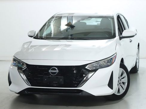 Used 2024 Nissan Sentra S image 3