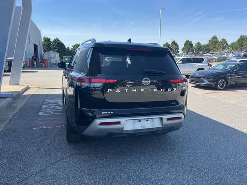 Used 2022 Nissan Pathfinder SL FWD image 26