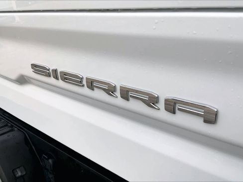 Used 2025 GMC Sierra 1500 SLT image 30