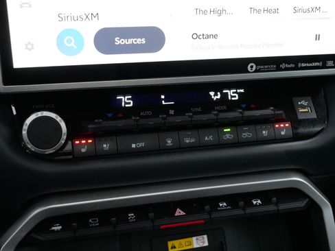 Used 2022 Toyota Tundra Platinum image 23