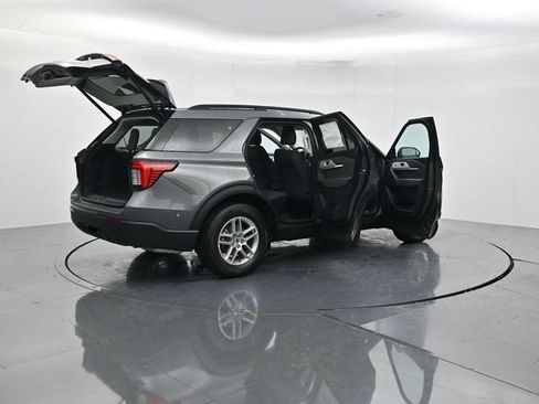 New 2026 Ford Explorer Active RWD image 57