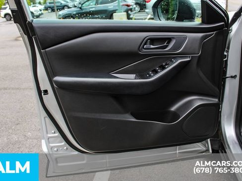 Used 2024 Nissan Rogue S FWD image 37