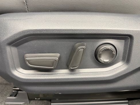 New 2026 Toyota Tundra Platinum AWD/4WD image 19
