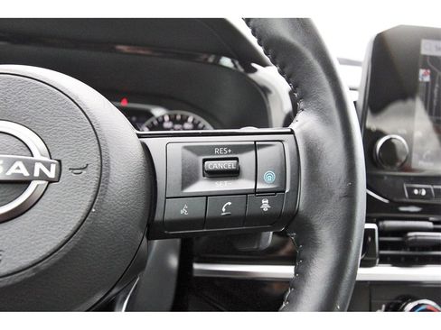 Used 2023 Nissan Pathfinder SL image 18