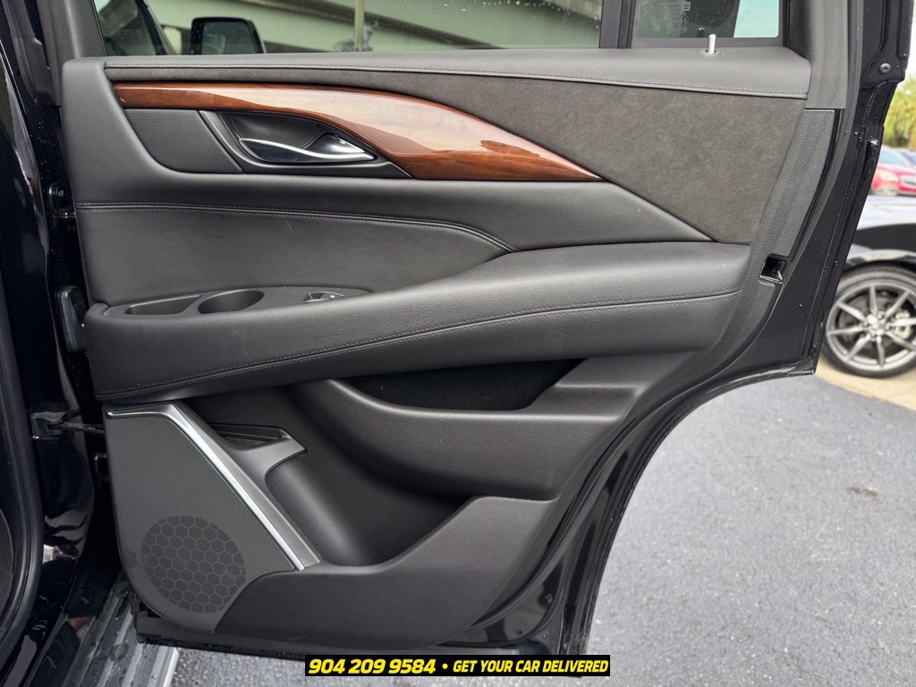 Used 2020 Cadillac Escalade Luxury AWD/4WD image 25