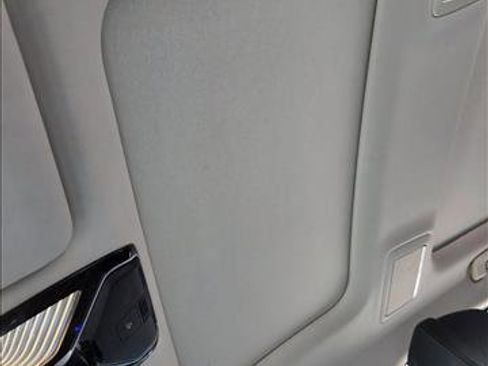 Used 2018 BMW 740e xDrive image 16