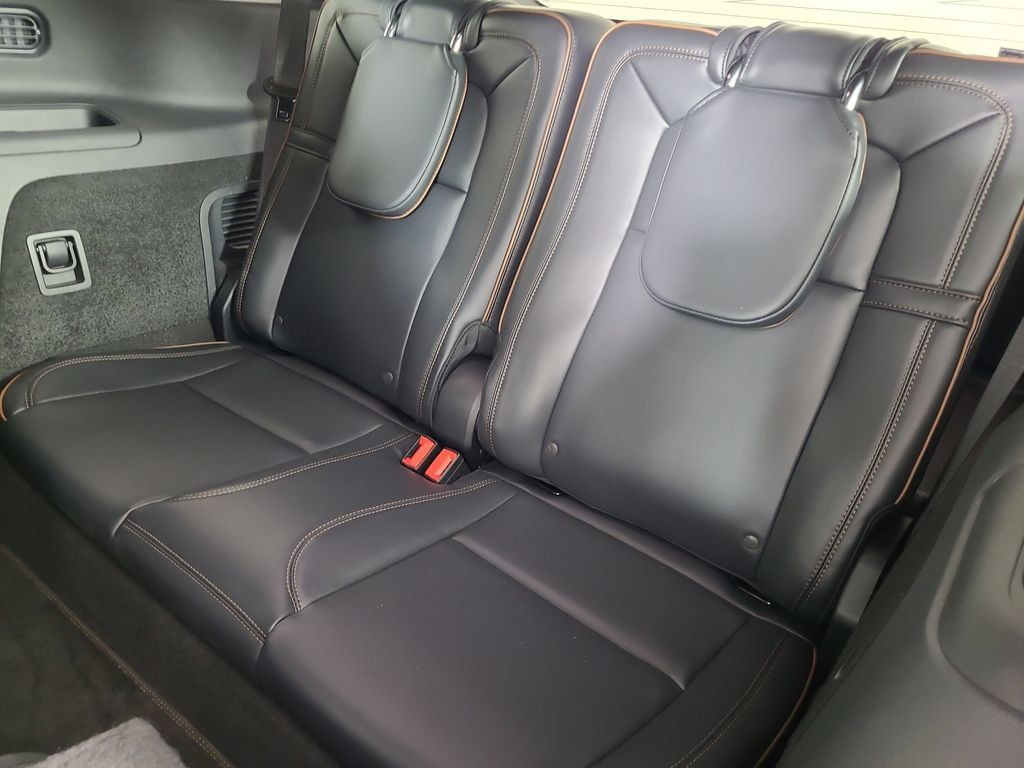 Used 2025 Lincoln Aviator Black Label AWD/4WD image 21