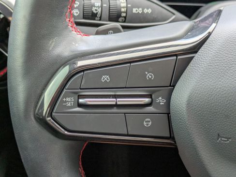 Used 2024 Chevrolet Equinox EV RS FWD image 24