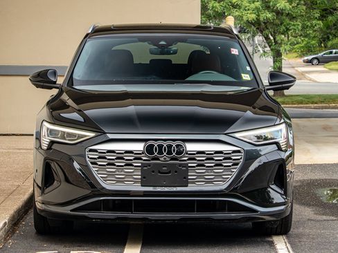 Used 2024 Audi Q8 e-tron Premium Plus w/ Premium Plus Package AWD/4WD image 4