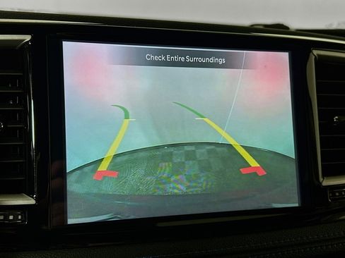 Used 2021 Chrysler Pacifica Touring-L AWD/4WD image 13