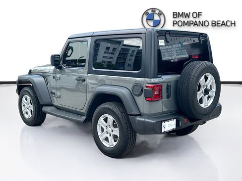 Used 2022 Jeep Wrangler Sport AWD/4WD image 5