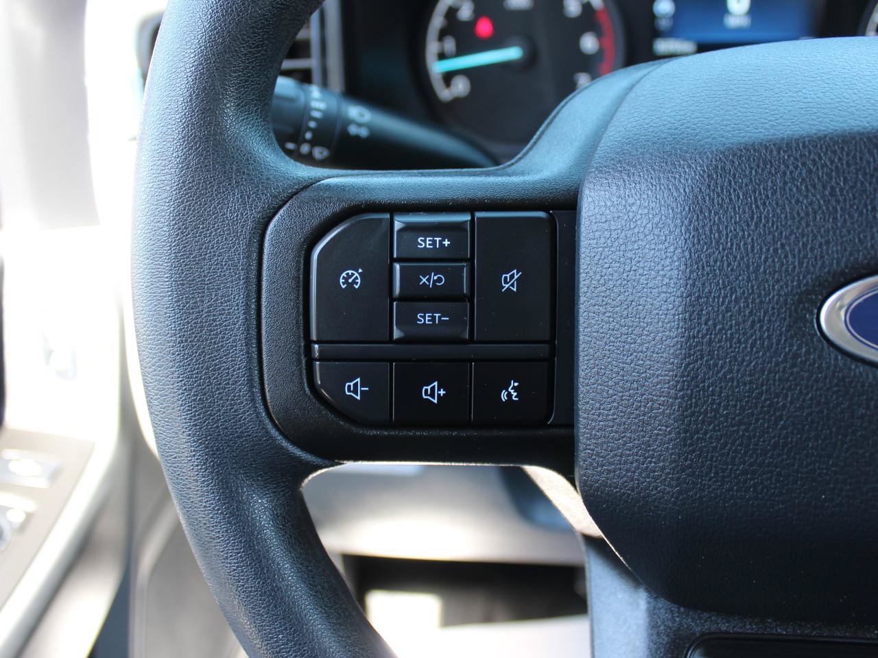 Used 2024 Ford F350 XLT w/ FX4 Off-Road Package AWD/4WD image 27