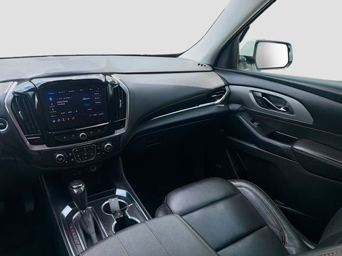 Used 2020 Chevrolet Traverse RS FWD image 19