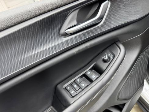 Used 2023 Jeep Grand Cherokee Altitude image 11