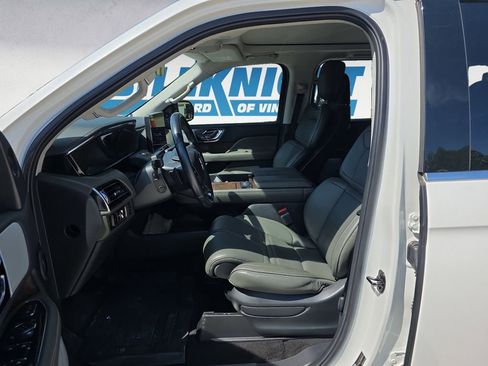 Used 2023 Lincoln Navigator Black Label AWD/4WD image 9