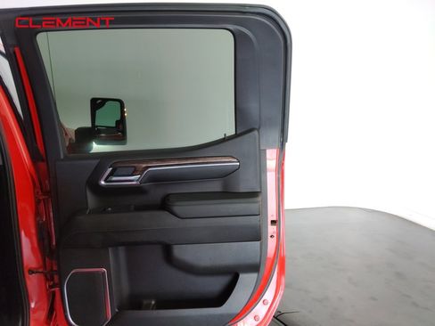 Used 2023 GMC Sierra 1500 SLE image 34