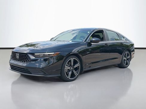 Used 2025 Honda Accord Sport image 2