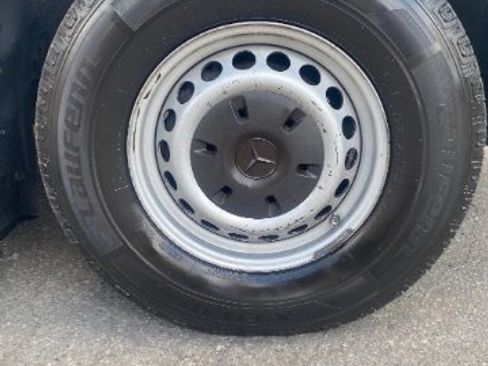 Used 2012 Mercedes-Benz Sprinter 2500 image 28